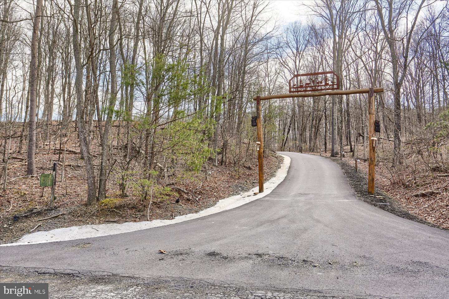 1560 Rhine Hollow Road, East Waterford