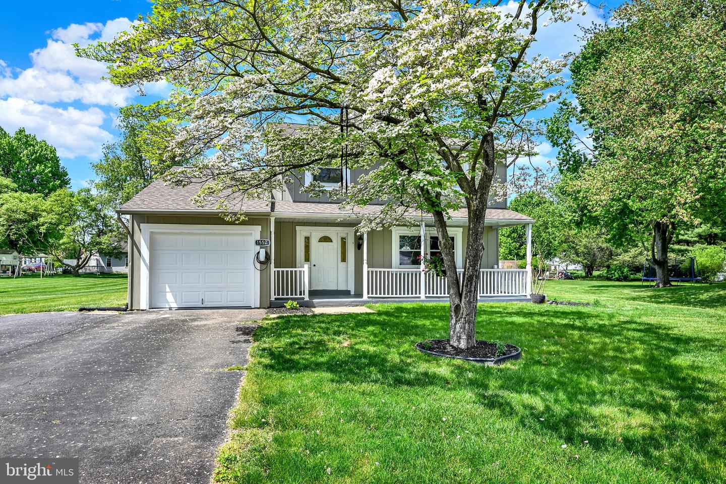 1552 Duff Land Drive, Landisville