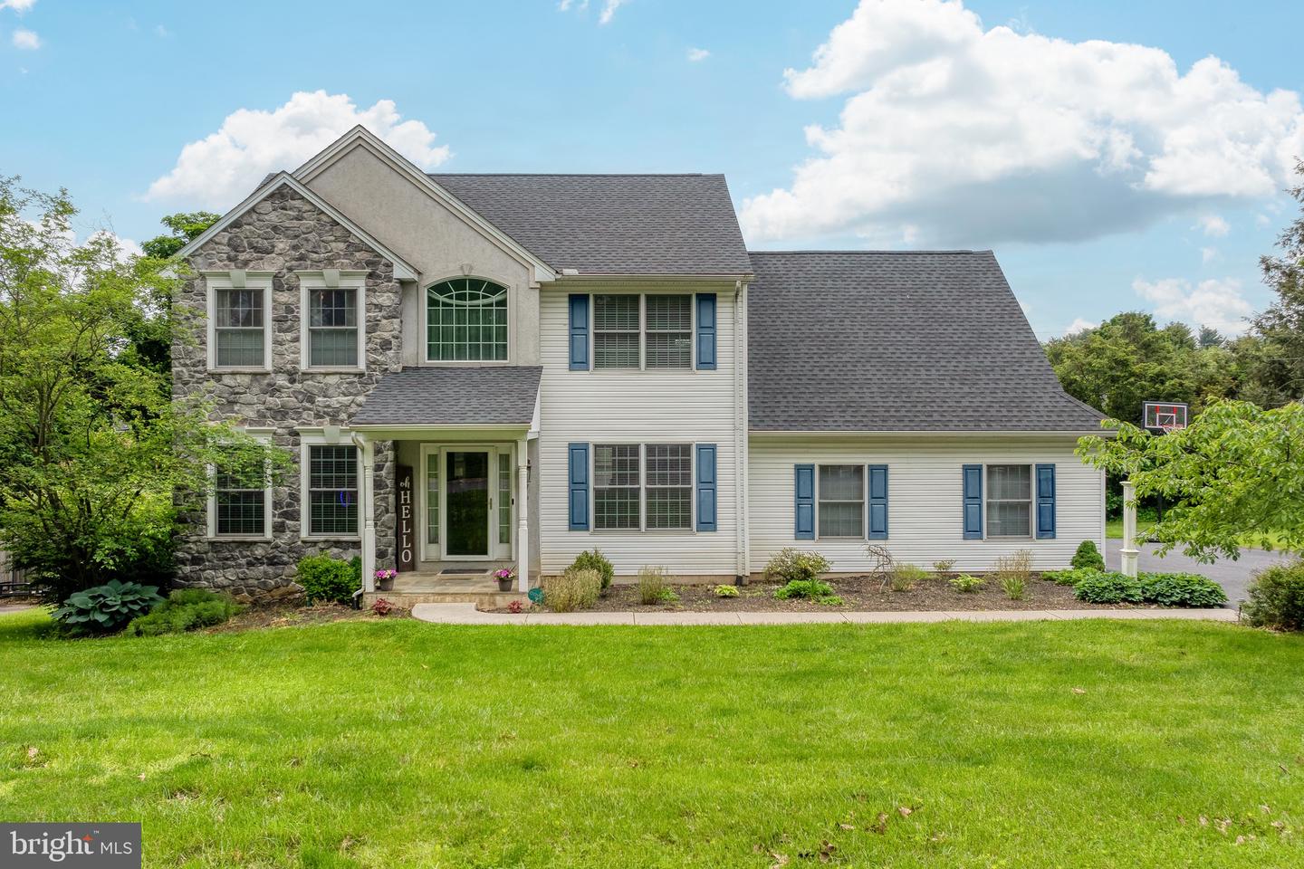 761 Barrholly Drive, Lancaster