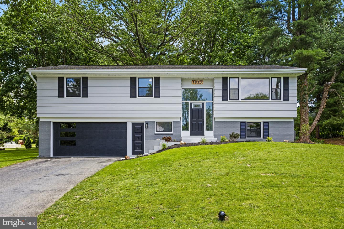 1833 Amity Drive, Lancaster