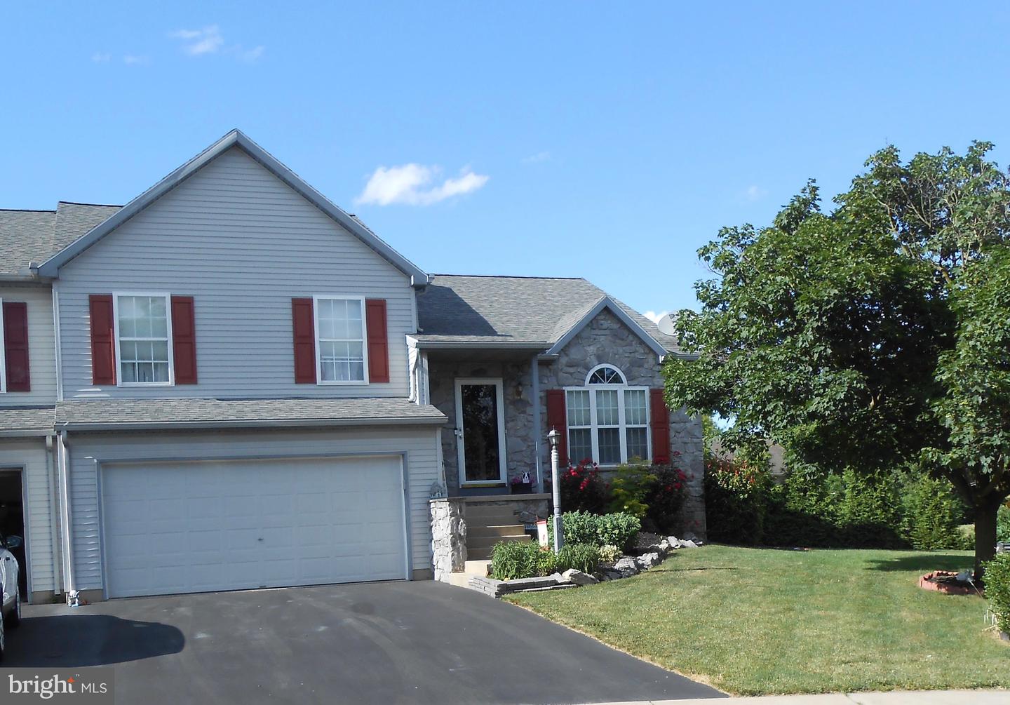 18 Pebble Creek Drive, Lititz
