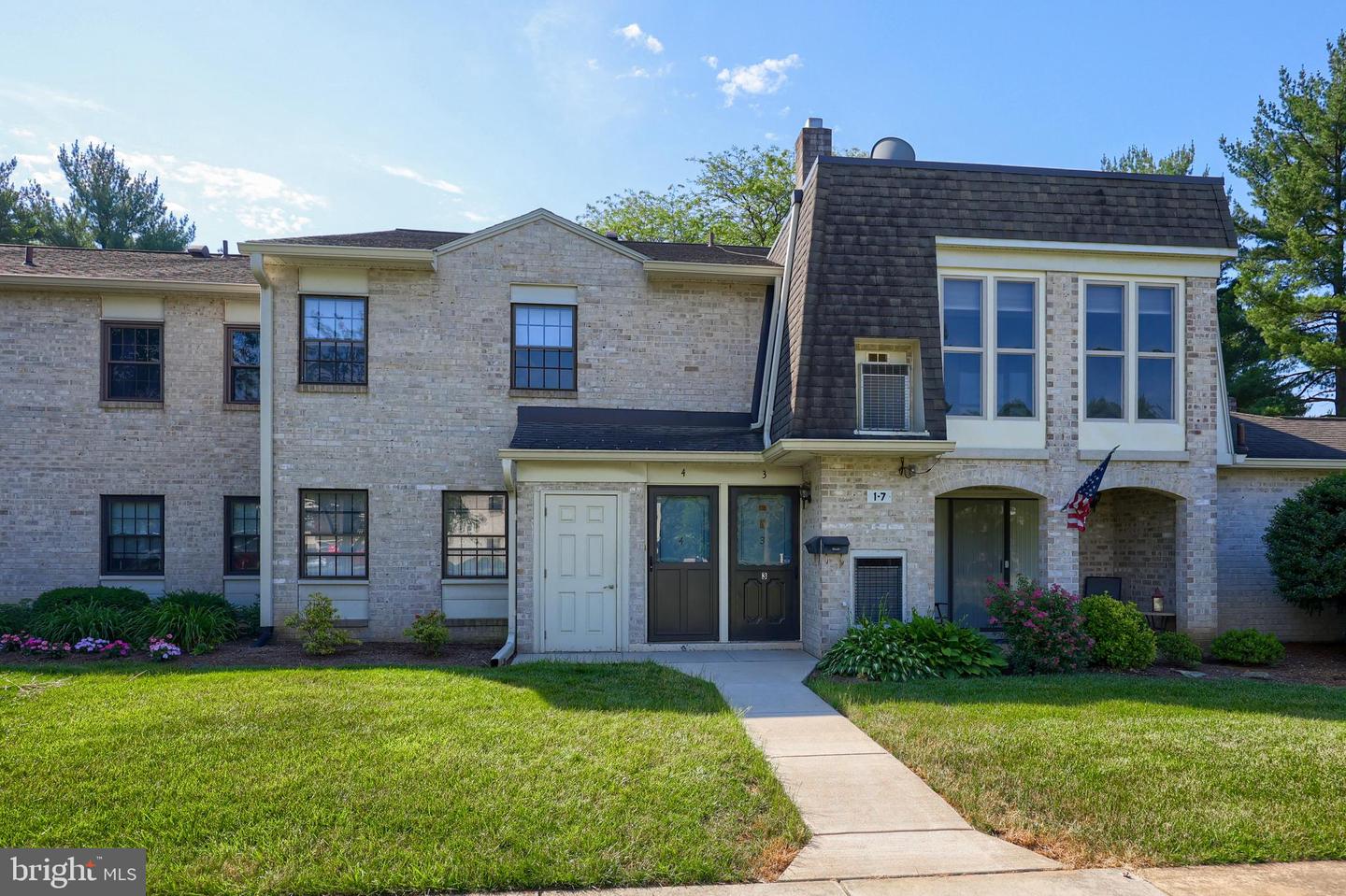 4 Valleybrook Drive, Lancaster