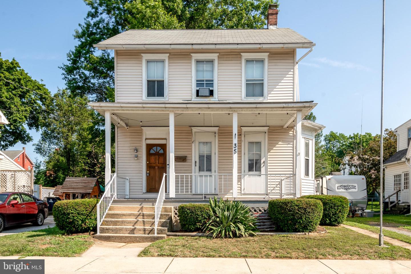 35 W Slokom Avenue, Christiana