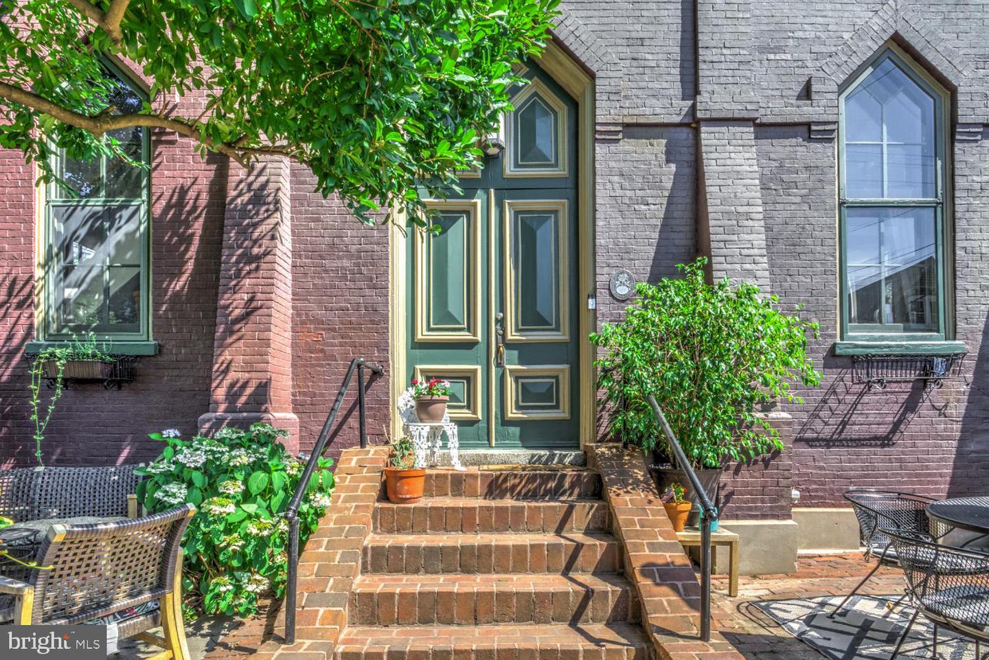 102 W Walnut Street, Marietta