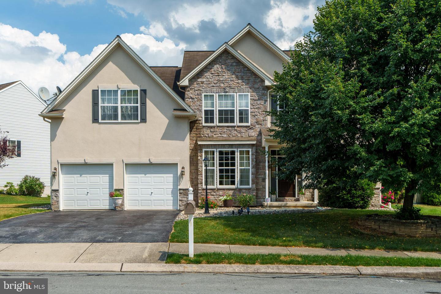 129 Julia Lane, Manheim