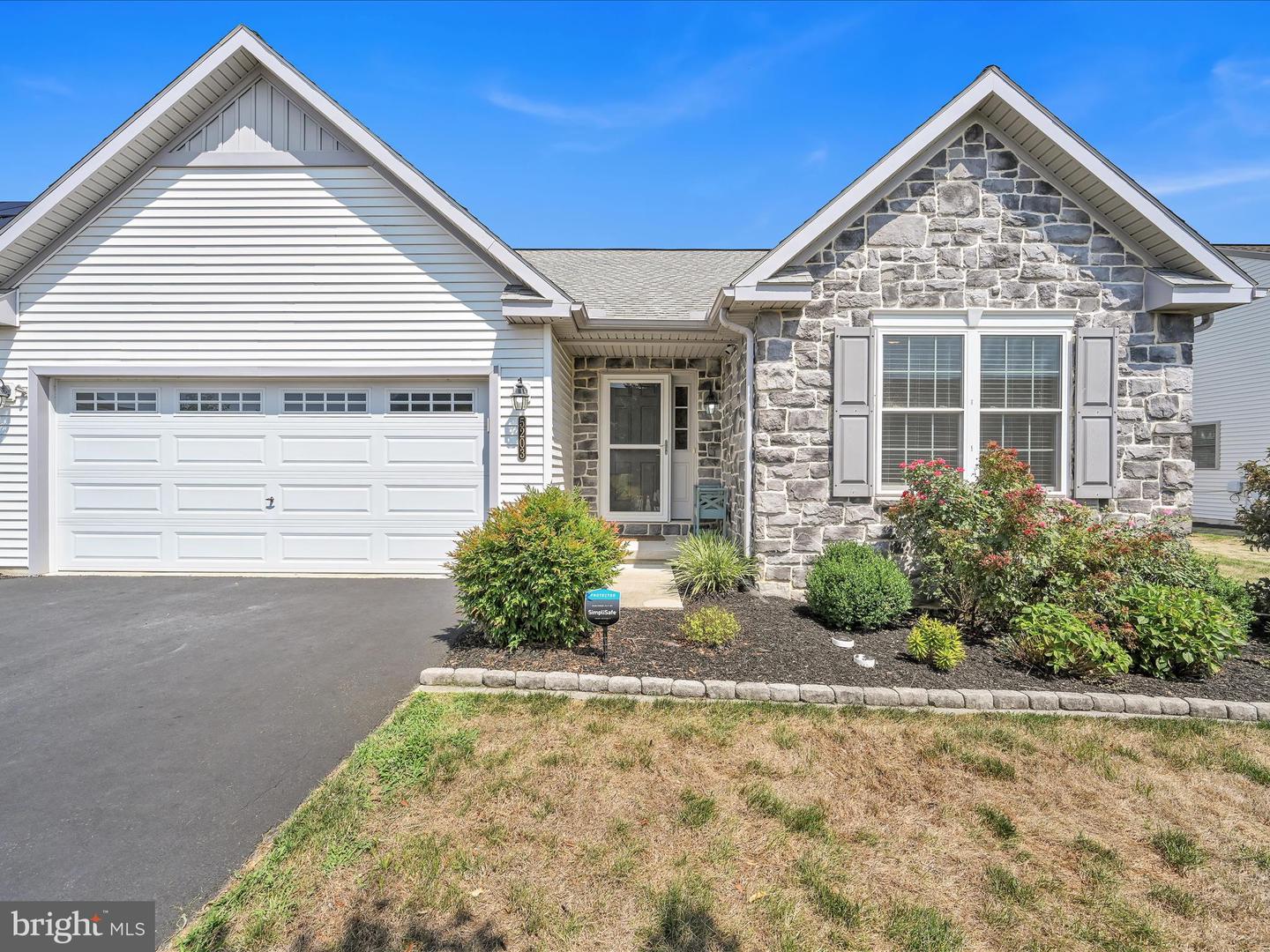 5203 Summerfield Drive, Mount Joy