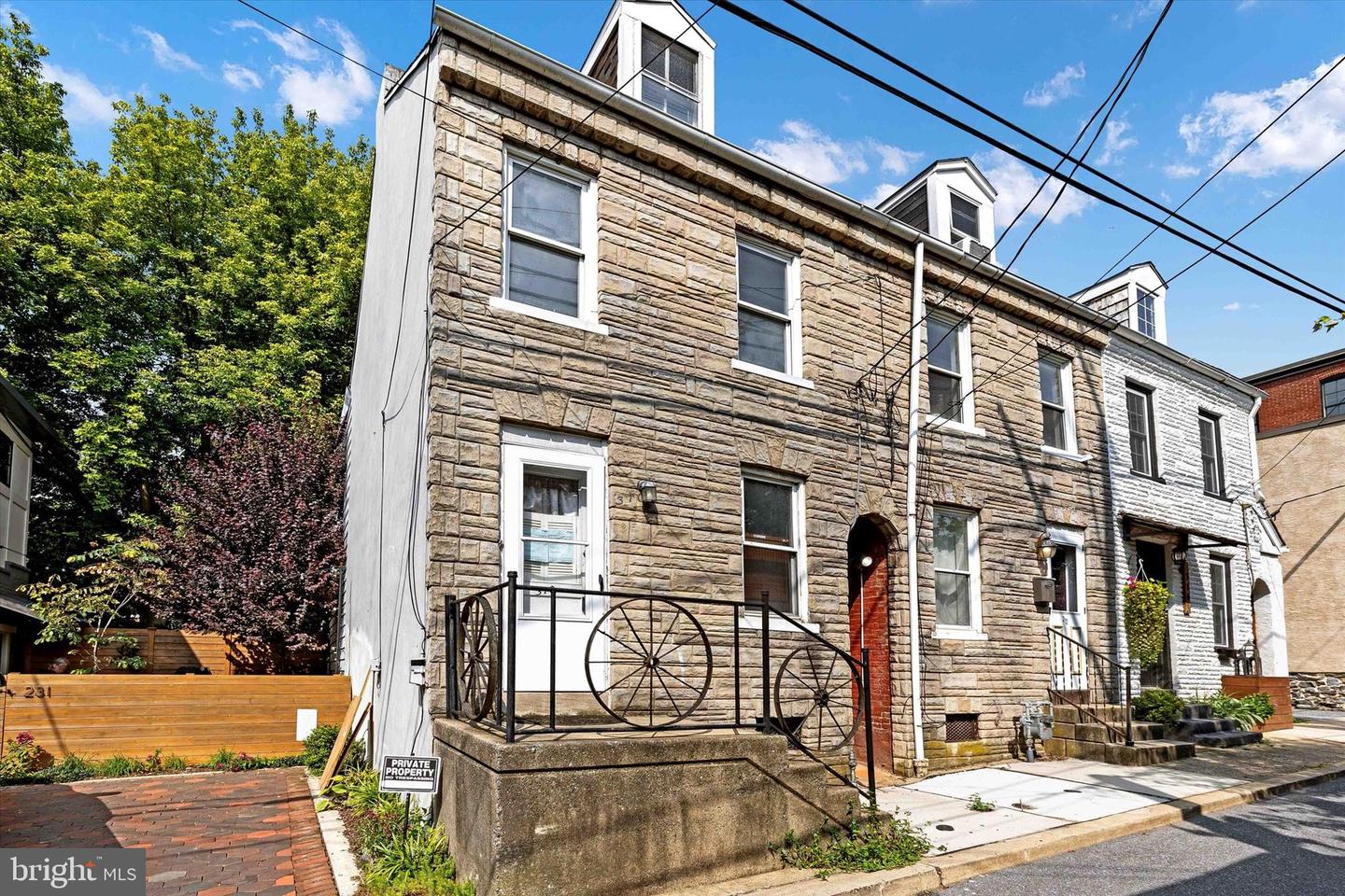 310 N Arch, Lancaster