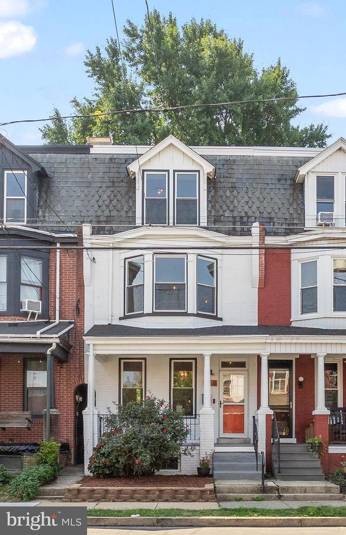 238 E Clay Street, Lancaster