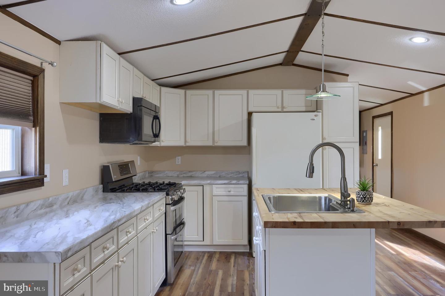 22 Circle Drive, Columbia