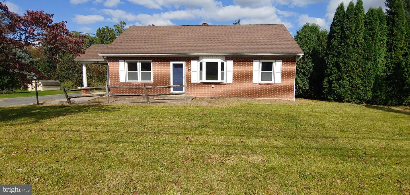 1631 Graystone Road, East Petersburg