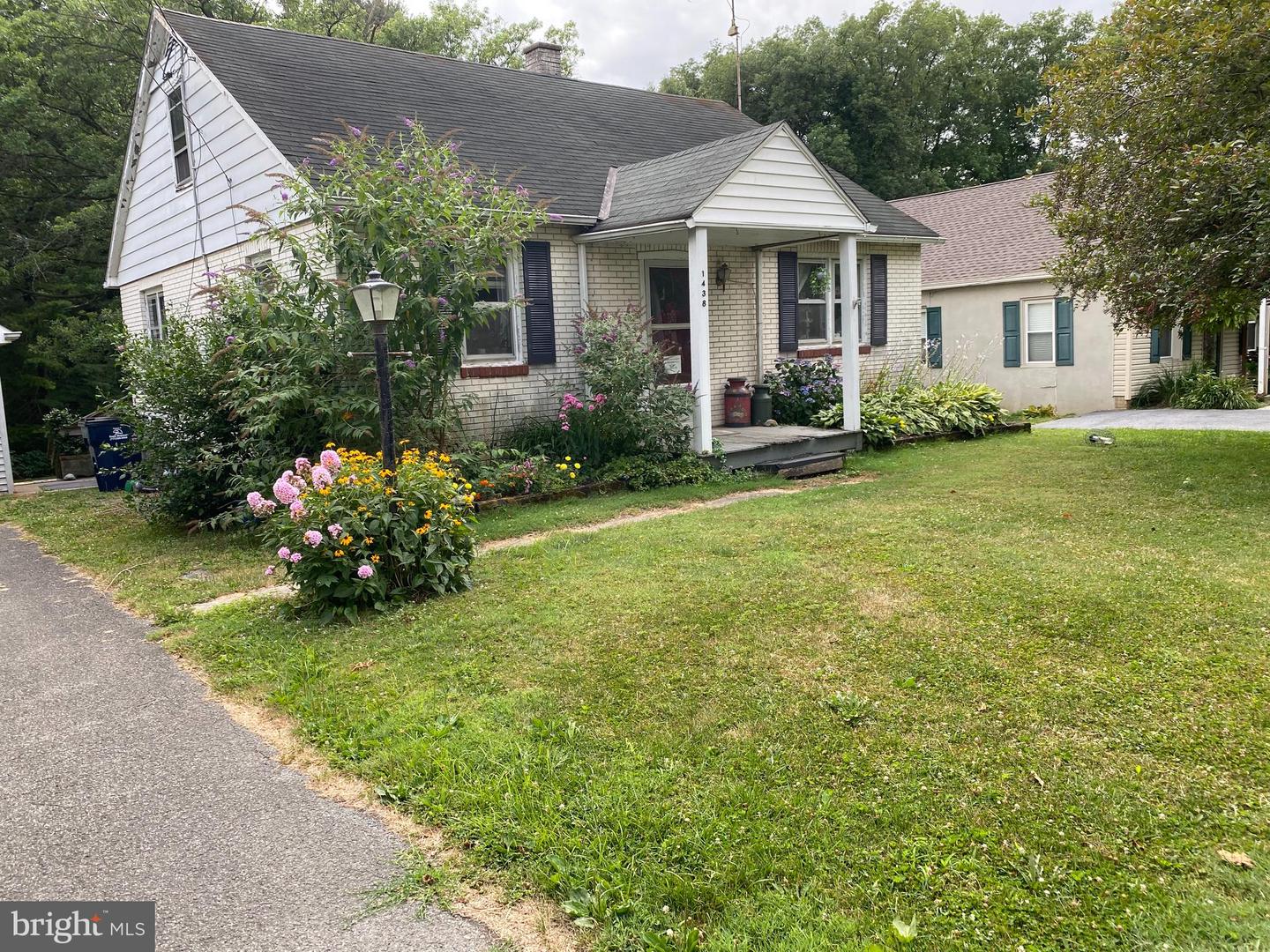 1438 Village Road, Lancaster