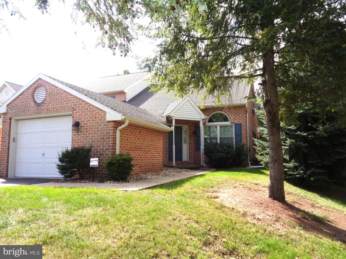 142 Langley Square, Lancaster