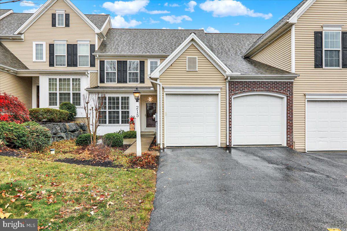 215 Steepbank Road, Lancaster