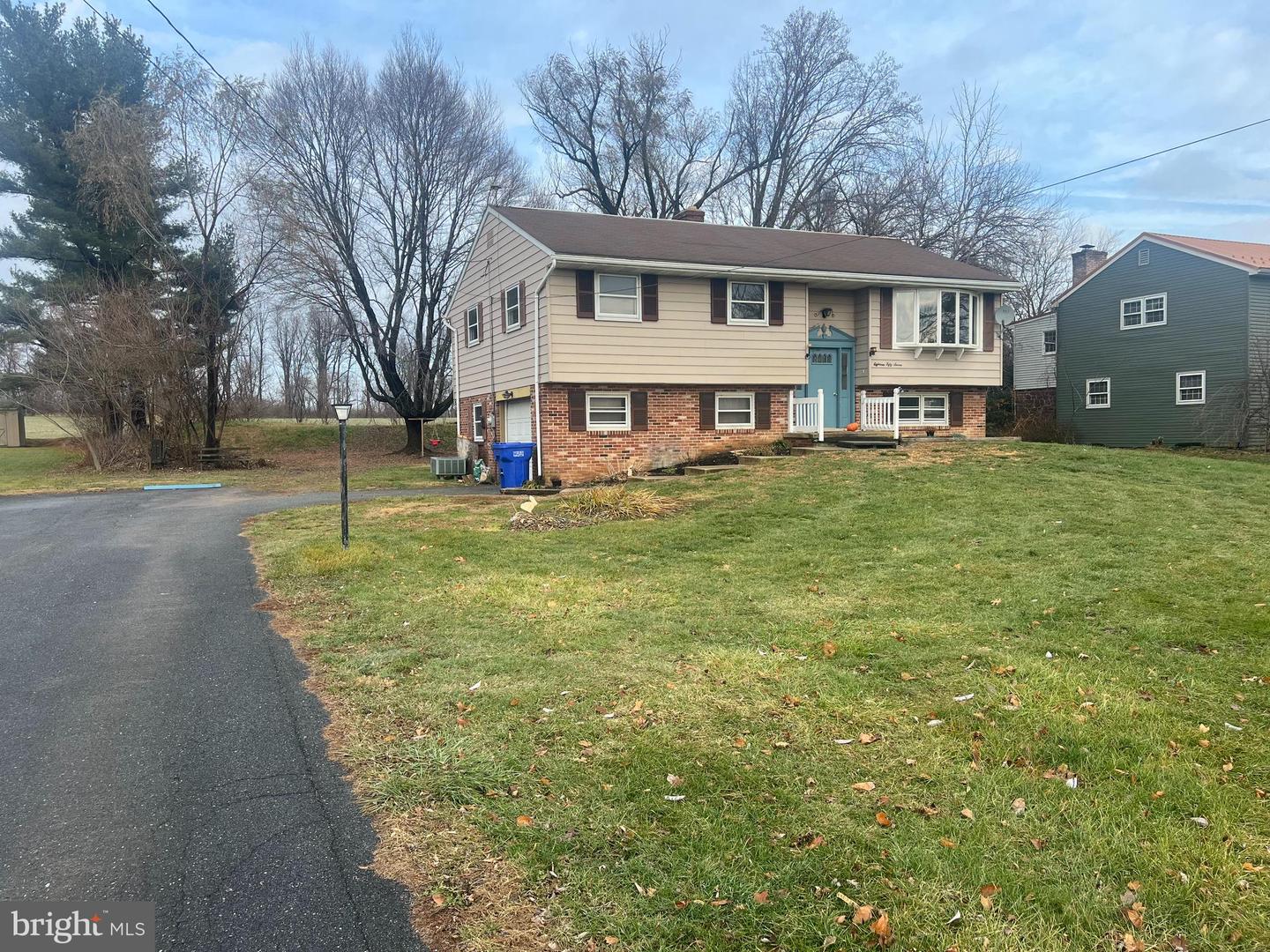 1857 Rockvale Road, Lancaster