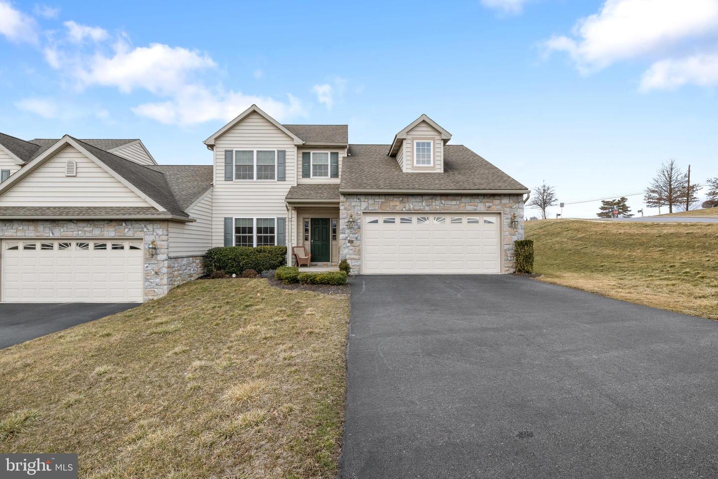 2 Stonecrest Trail, Elizabethtown