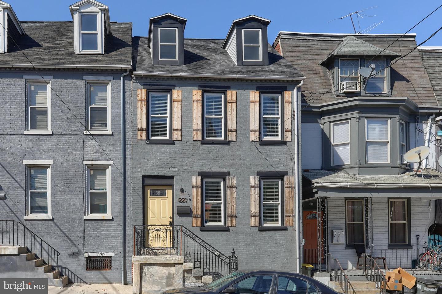221 W Vine Street, Lancaster