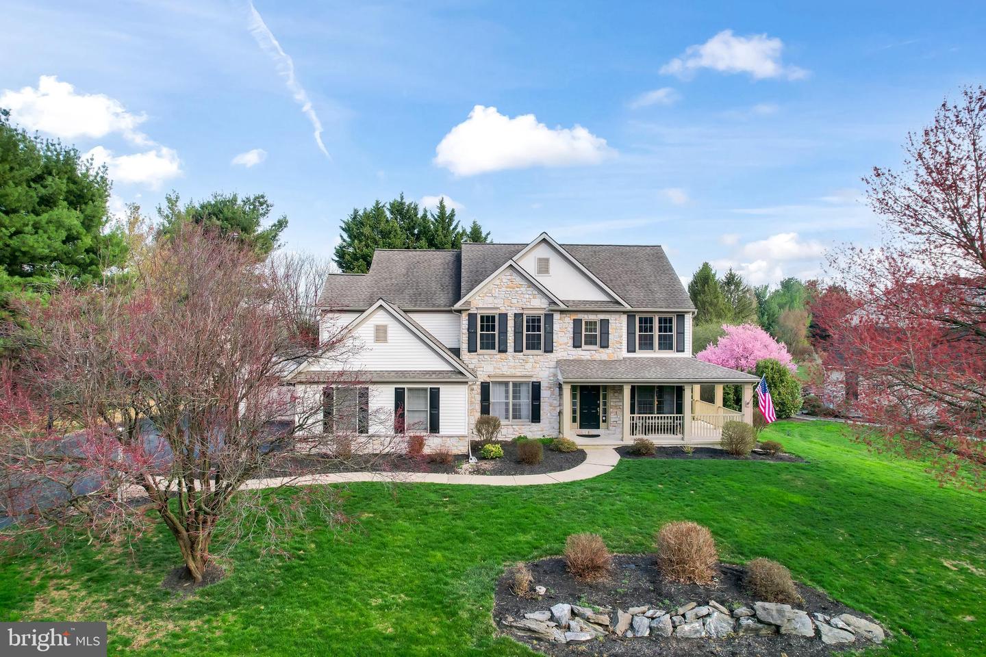 19 Fox Hollow Drive, Lancaster