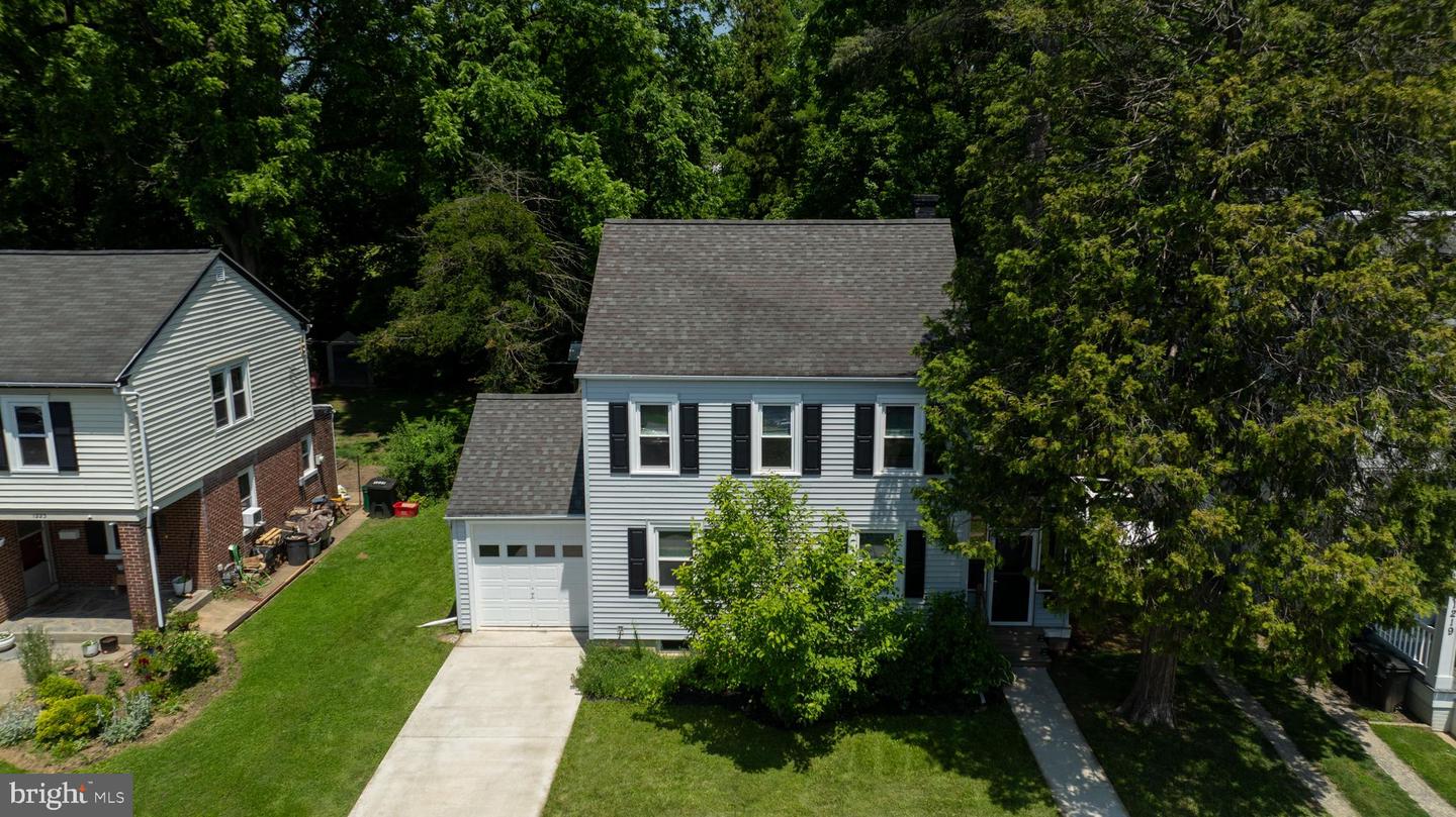 1221 Elm Avenue, Lancaster