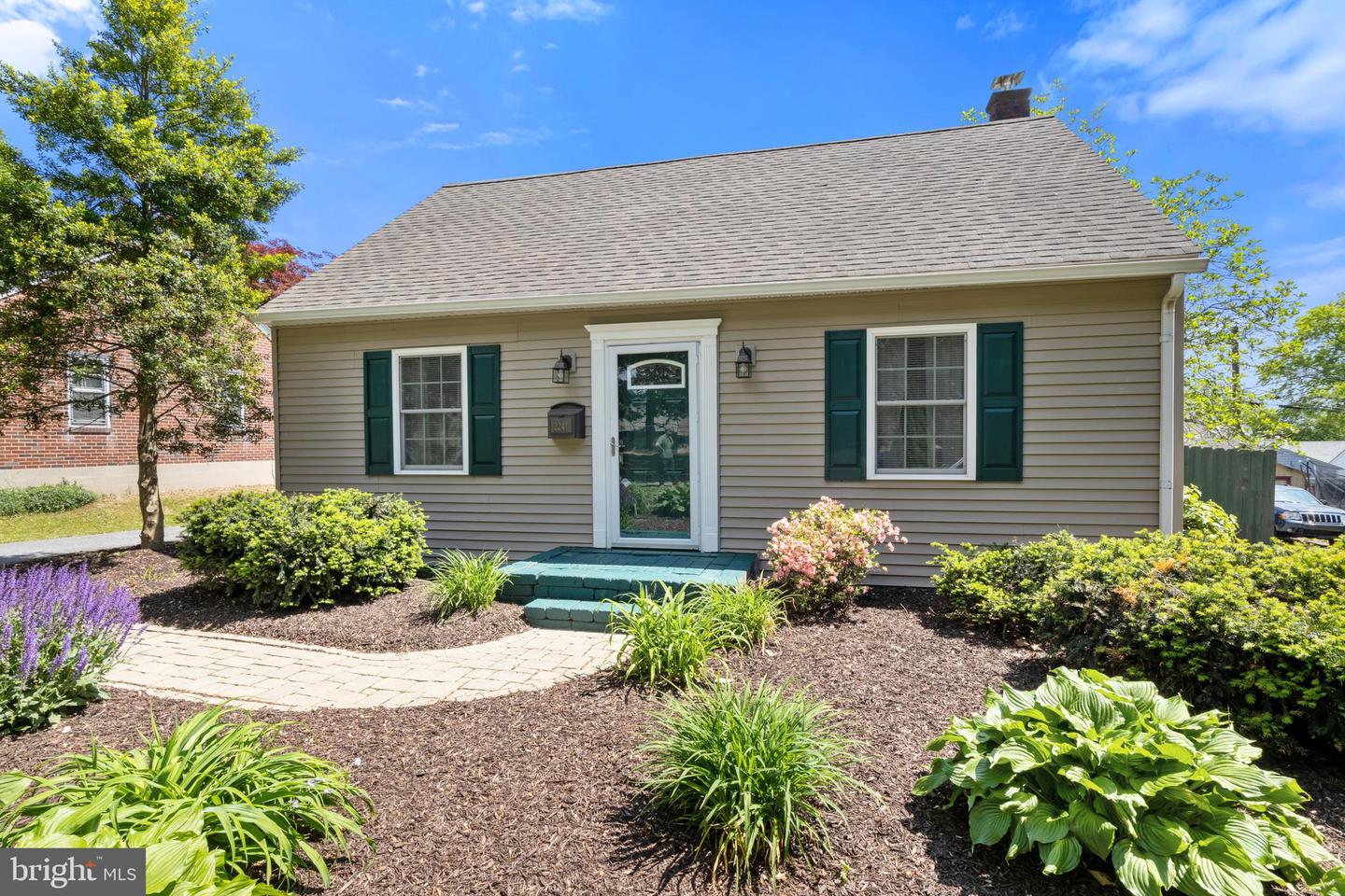 2241 Manor Ridge Drive, Lancaster