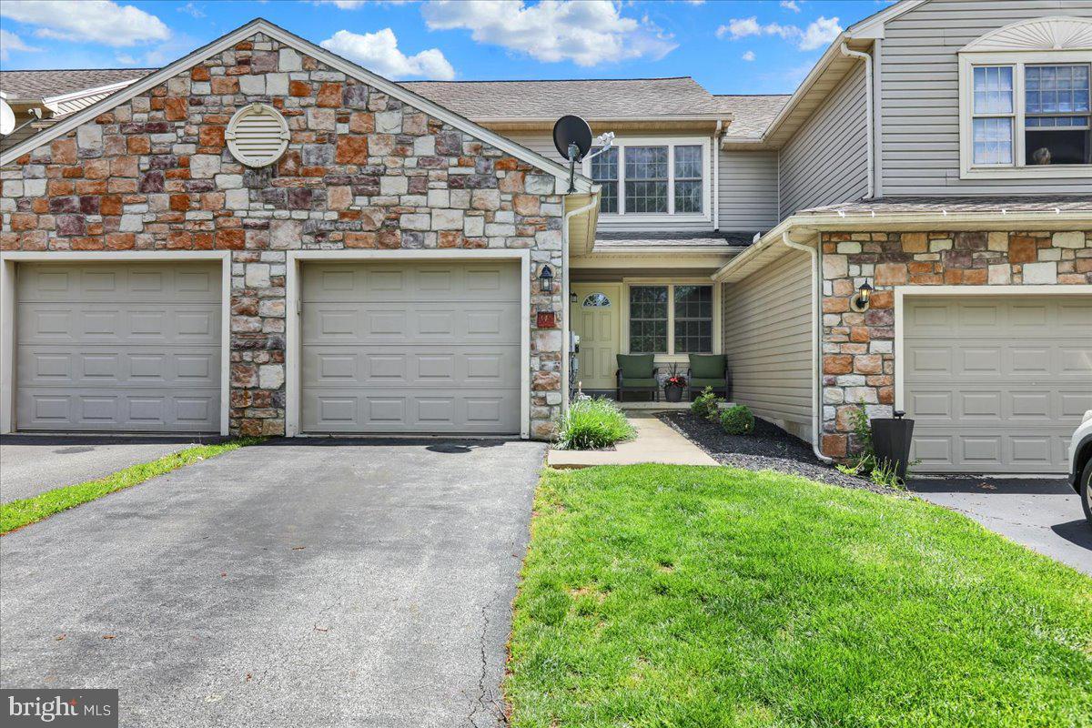 345 Alexandria Court, Marietta