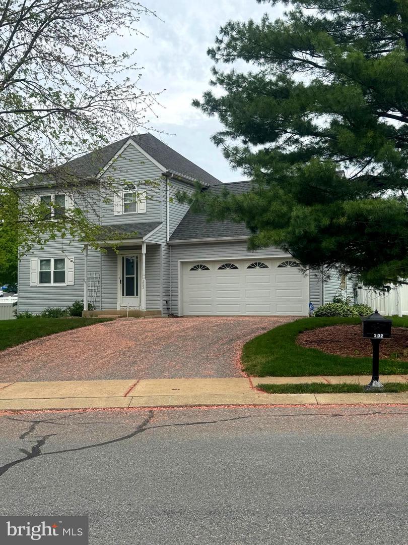 202 Rocklawn Lane, Lancaster