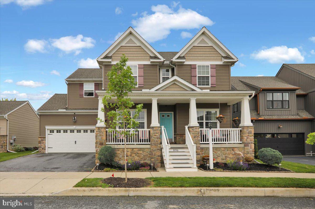 896 Fenton Avenue, Lancaster