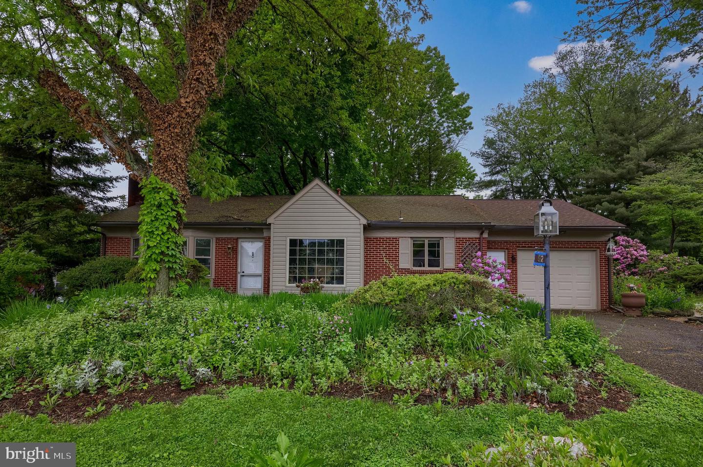 512 Saratoga Road, Lancaster