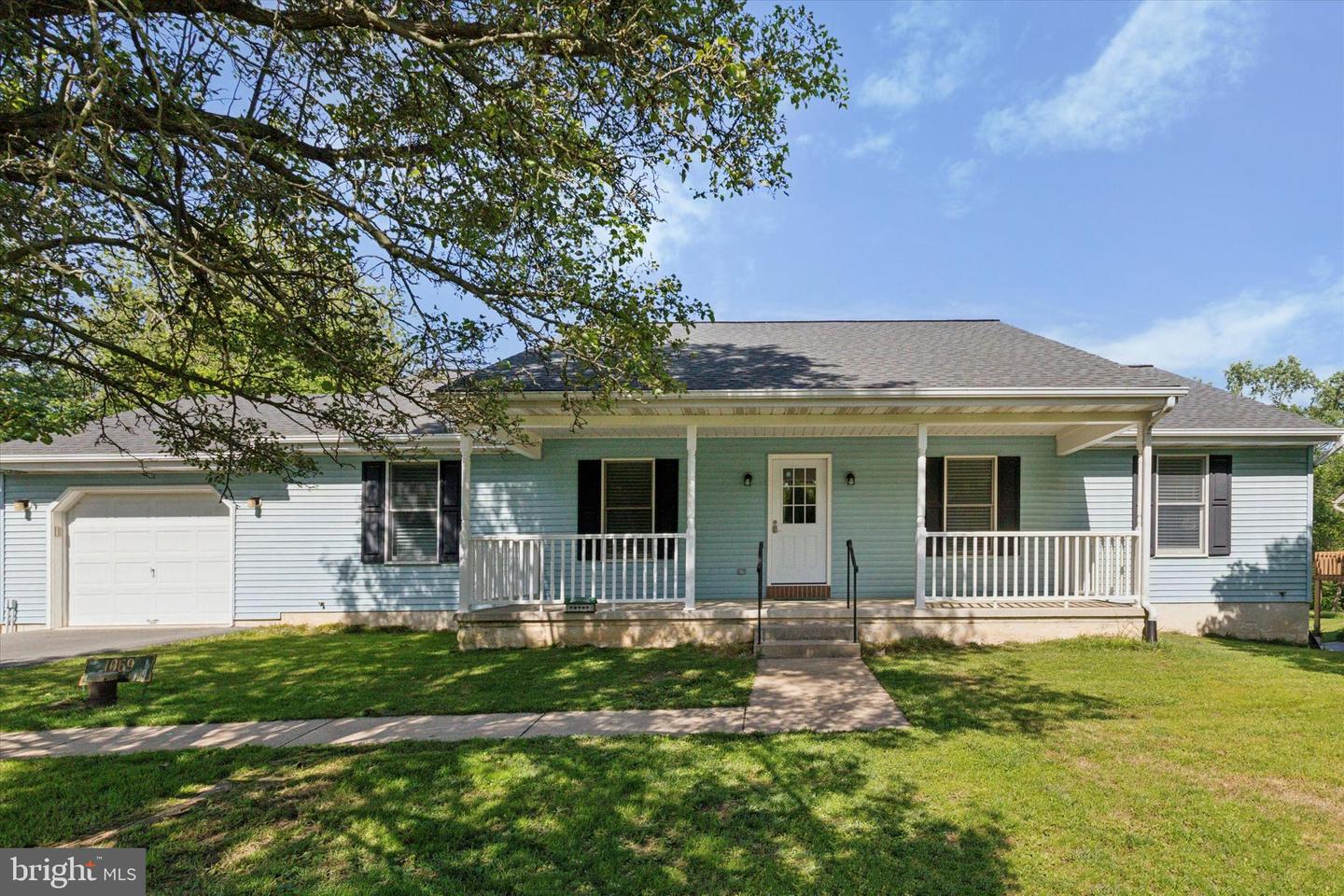 1069 Hearthstone Road, Lancaster