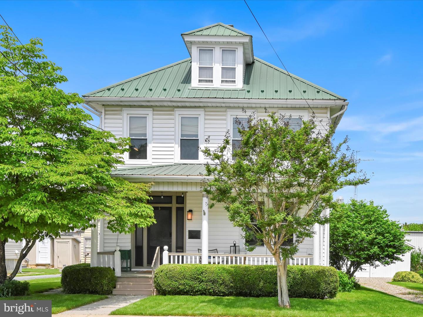 365 E Jackson Street, New Holland