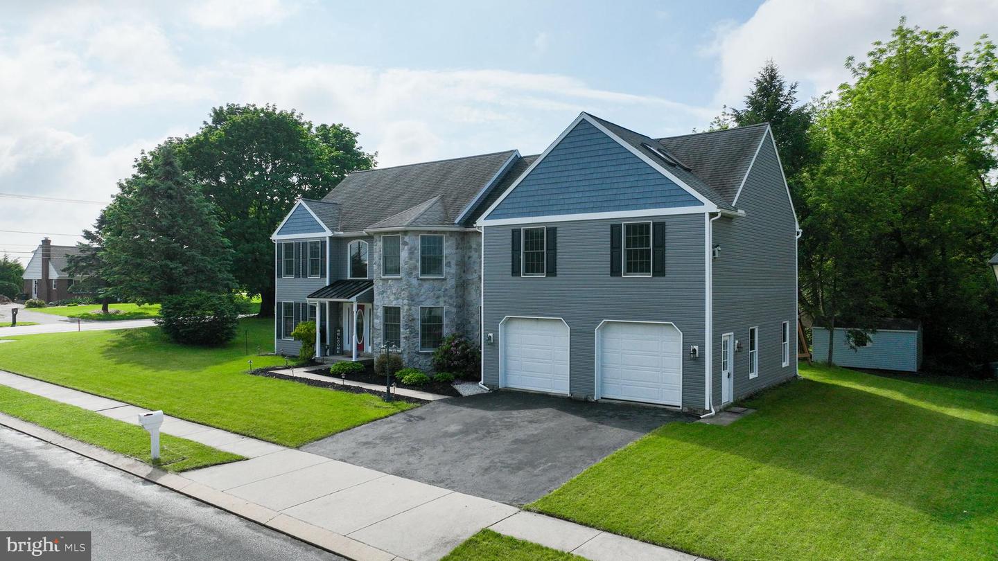 2461 Impala Drive, Ronks