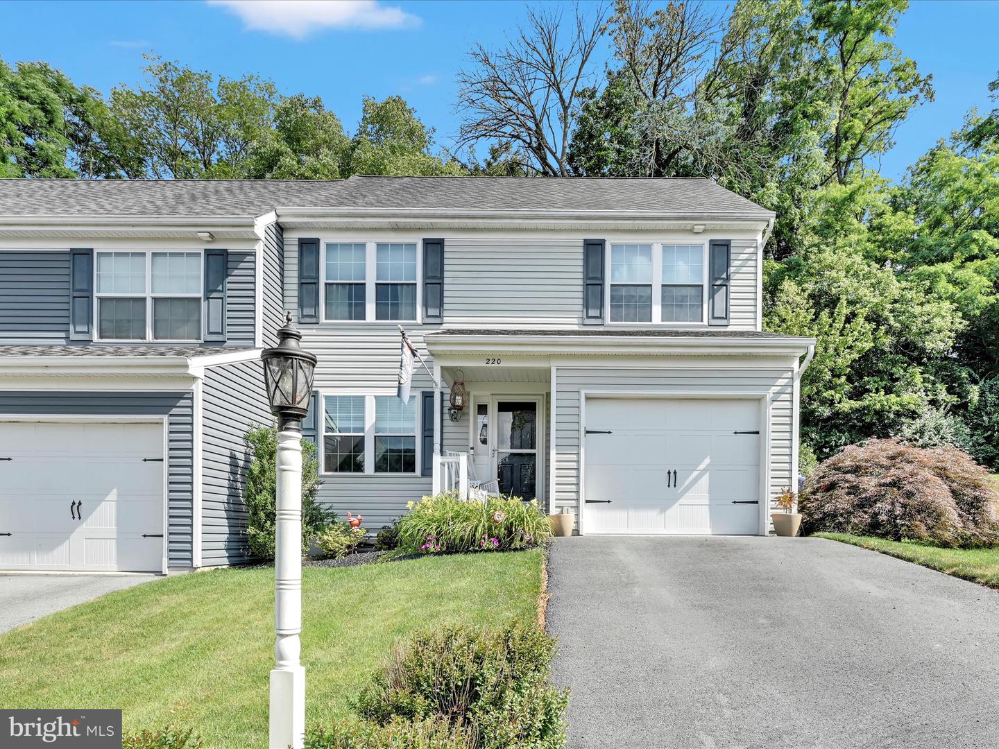 220 Cool Creek Way, Lancaster