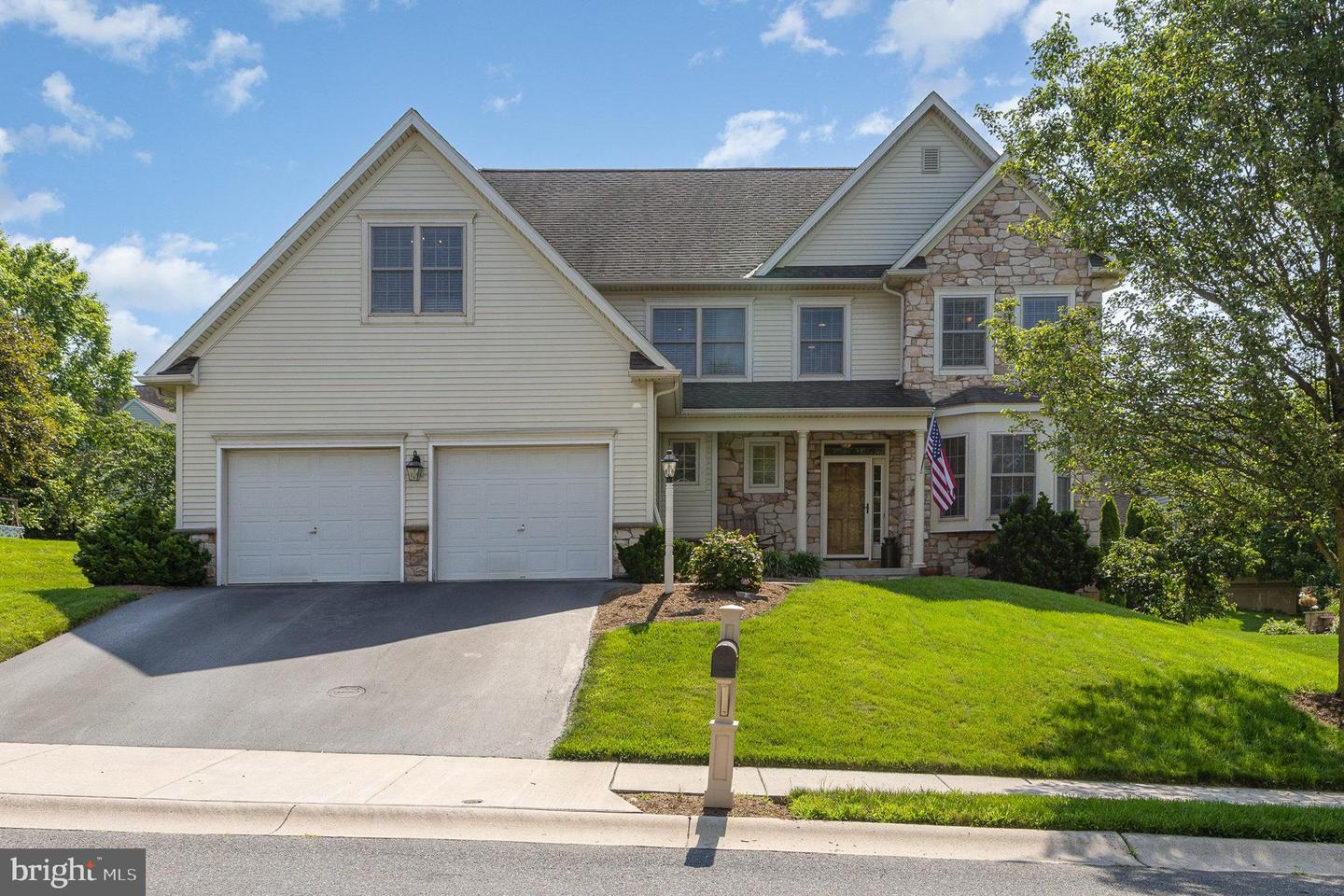 317 Cobblers Court, Lititz