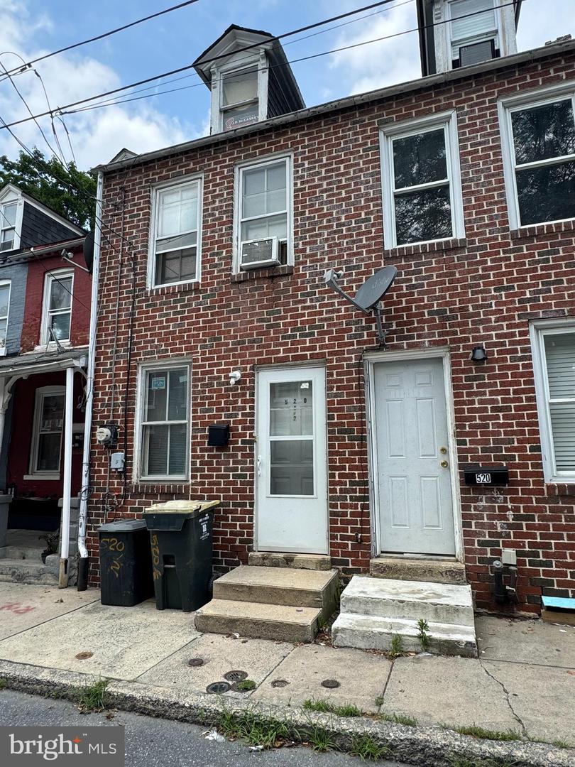 520 1/2 Green Street, Lancaster