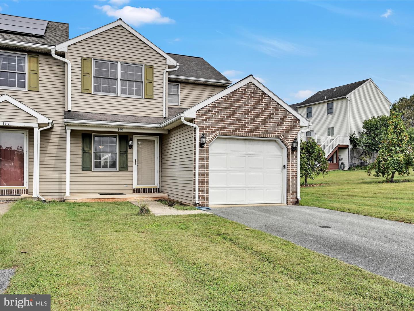 145 Red Stone Circle, Reinholds