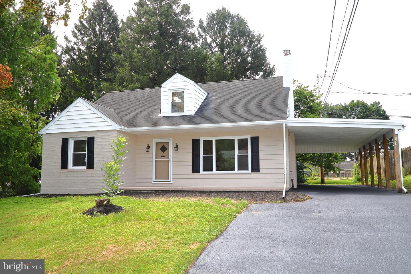 1530 Ridgeview Avenue, Lancaster