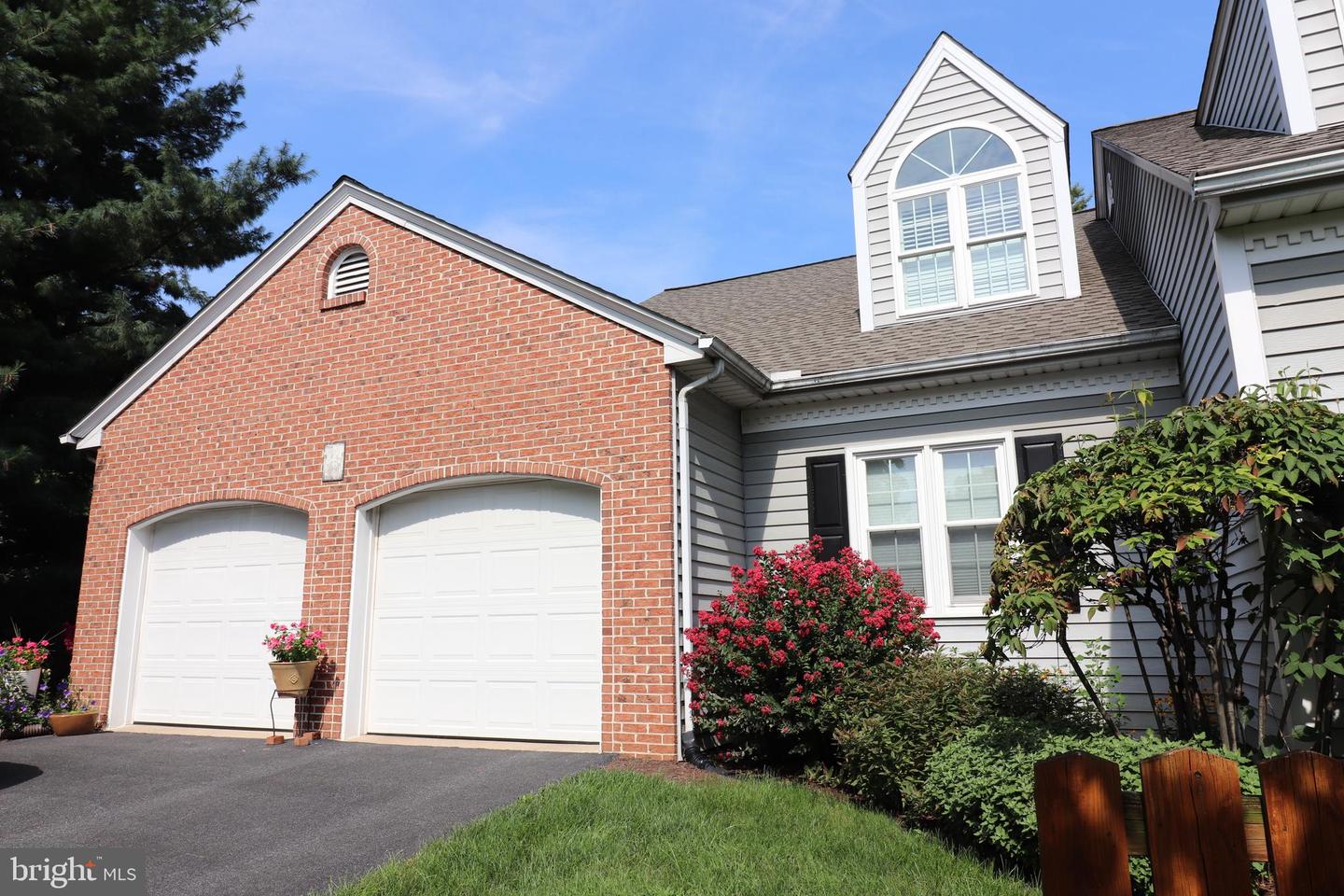 3247 Oakglen Court, Lancaster