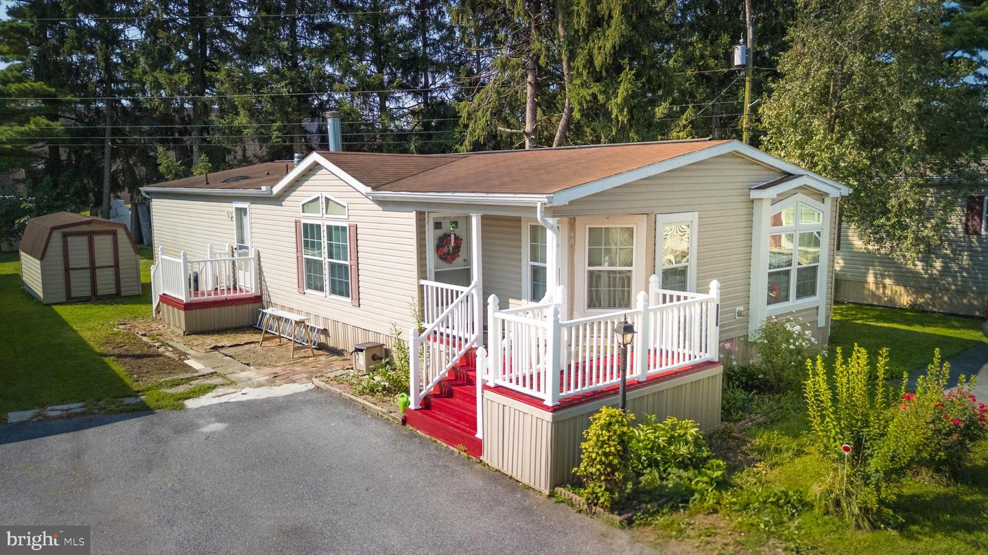 822 Gail Place, Lancaster