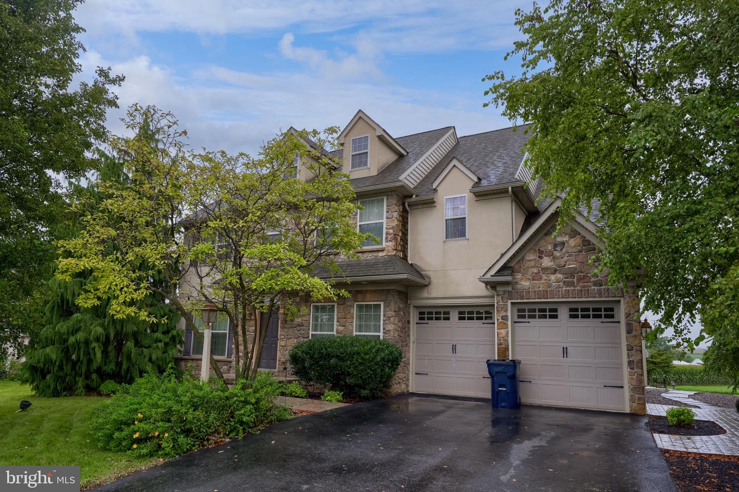 316 Willow Dell, Leola