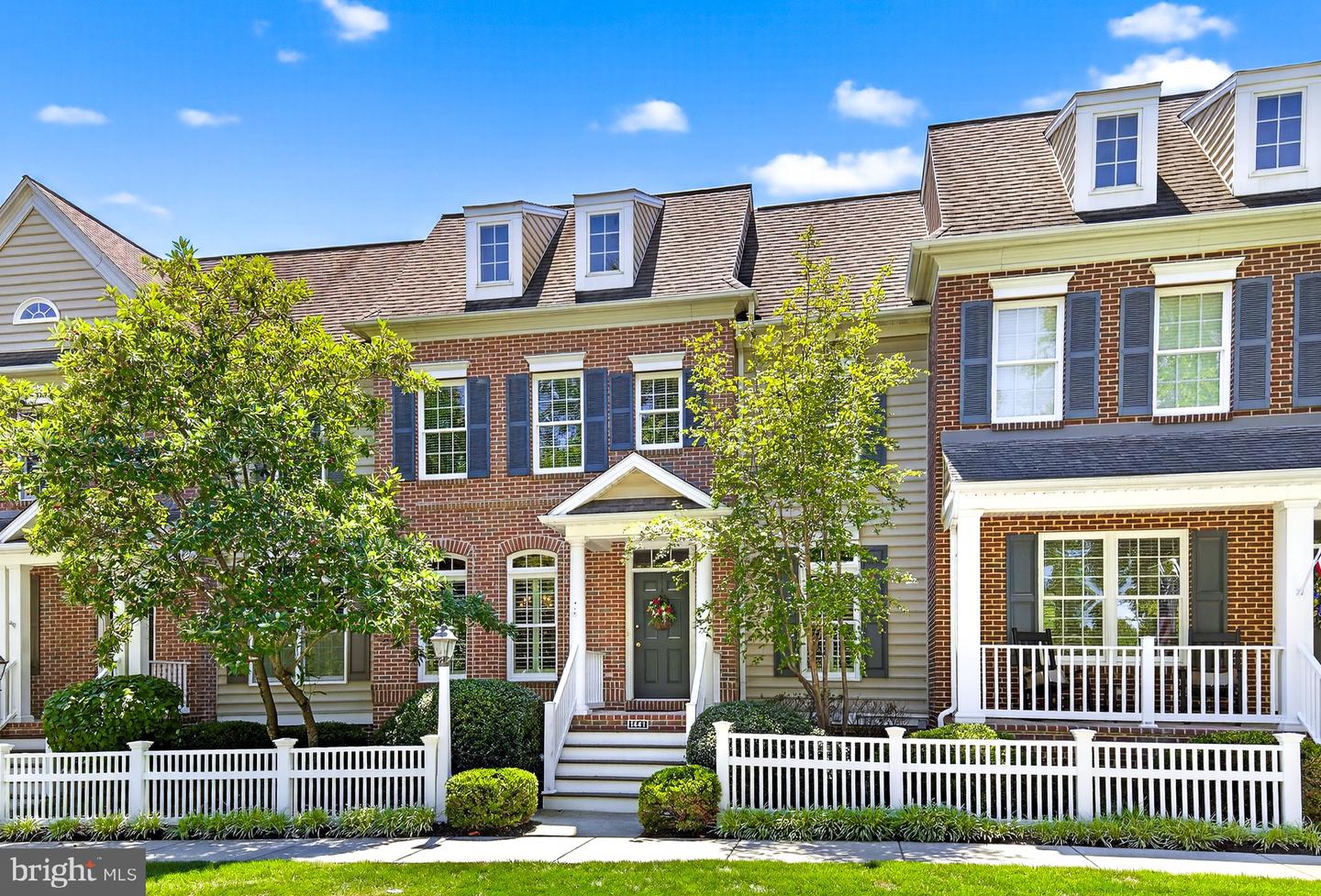 1441 Hammock Way, Lancaster