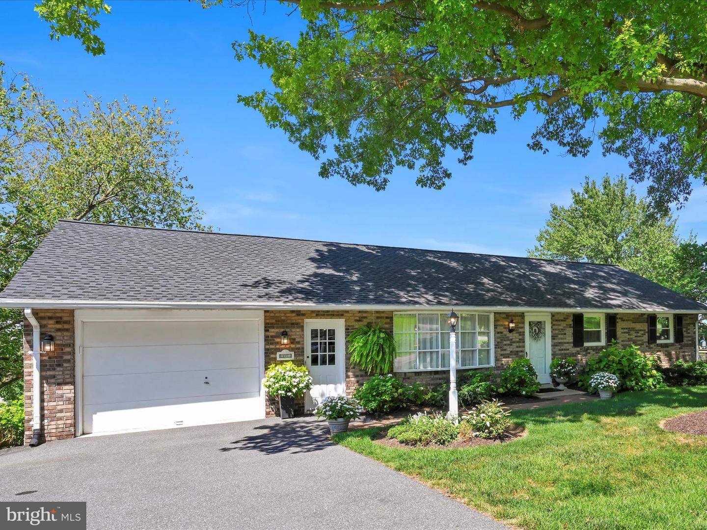 137 Edgewood Drive, New Holland