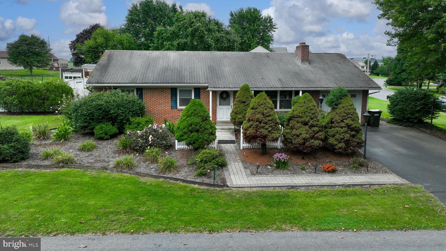 24 Pfautz Avenue, Lititz