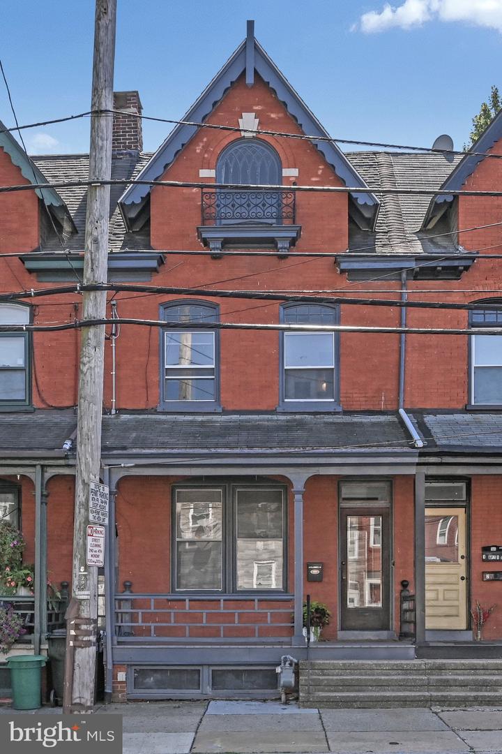 16 W Liberty Street