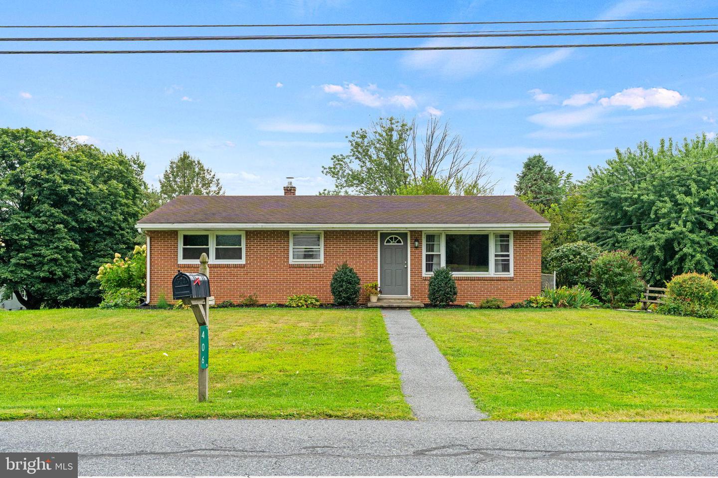 406 E 28th Division Highway, Lititz