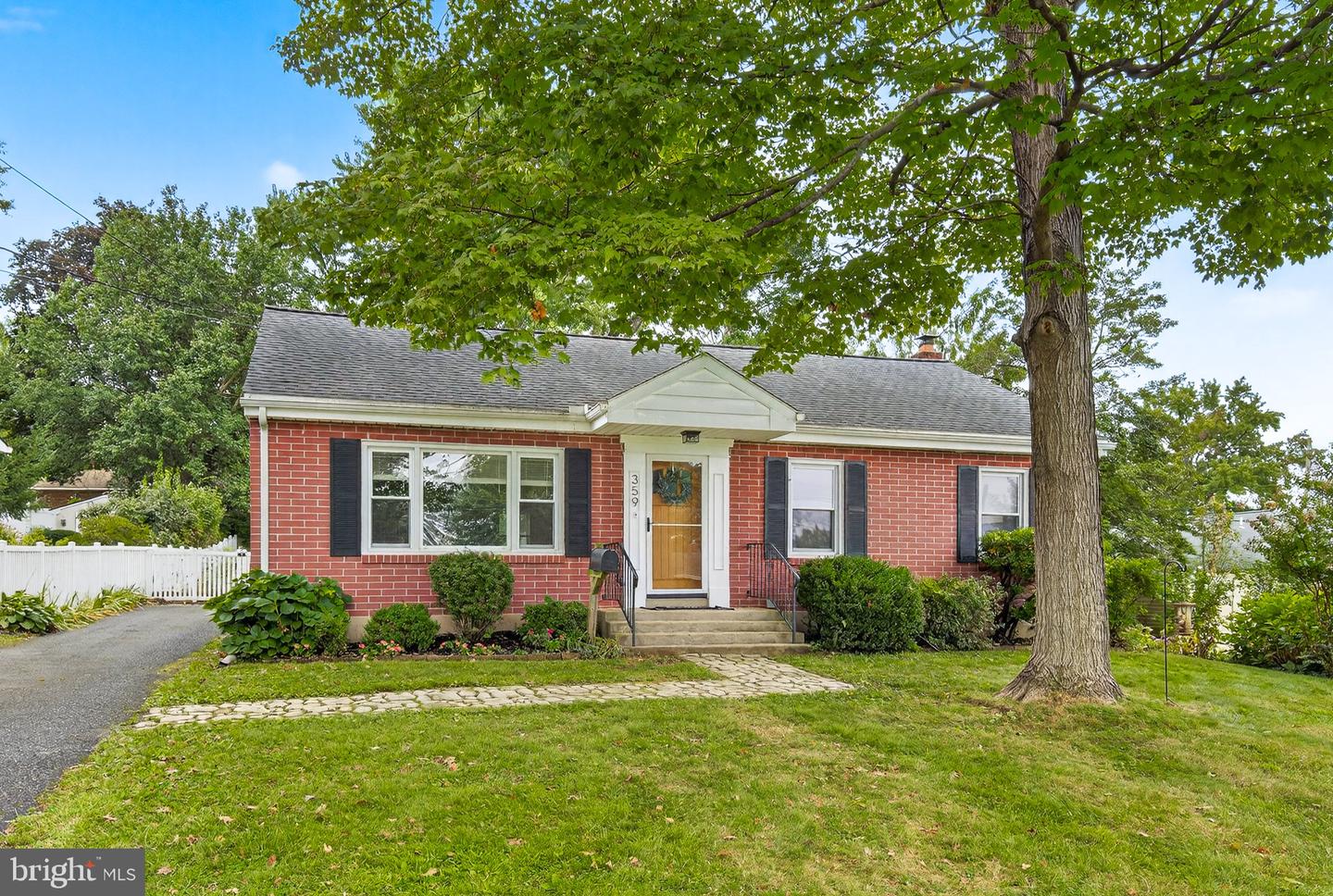 359 Hawthorne Drive, Lancaster