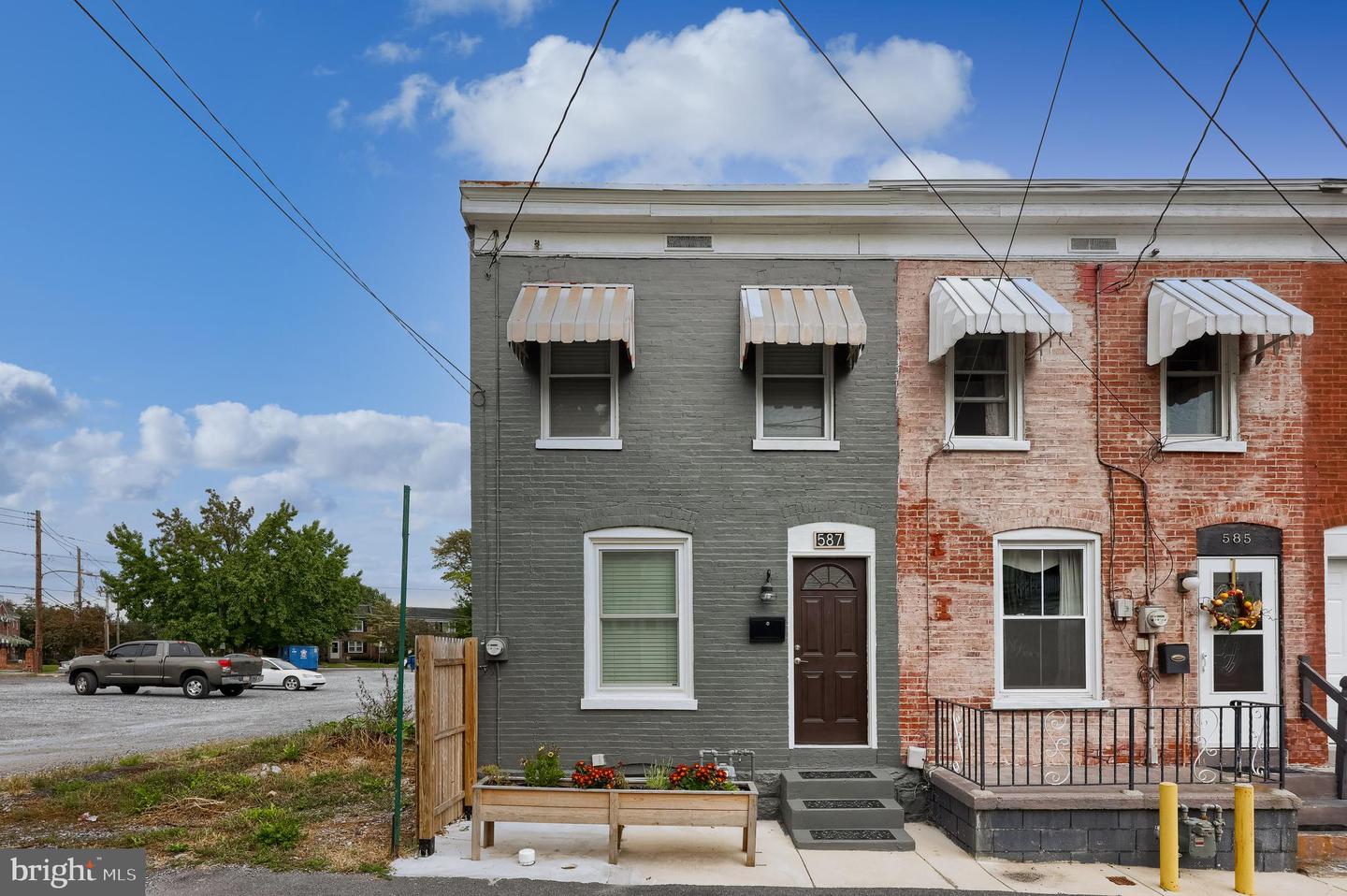 587 Zook Avenue, Lancaster