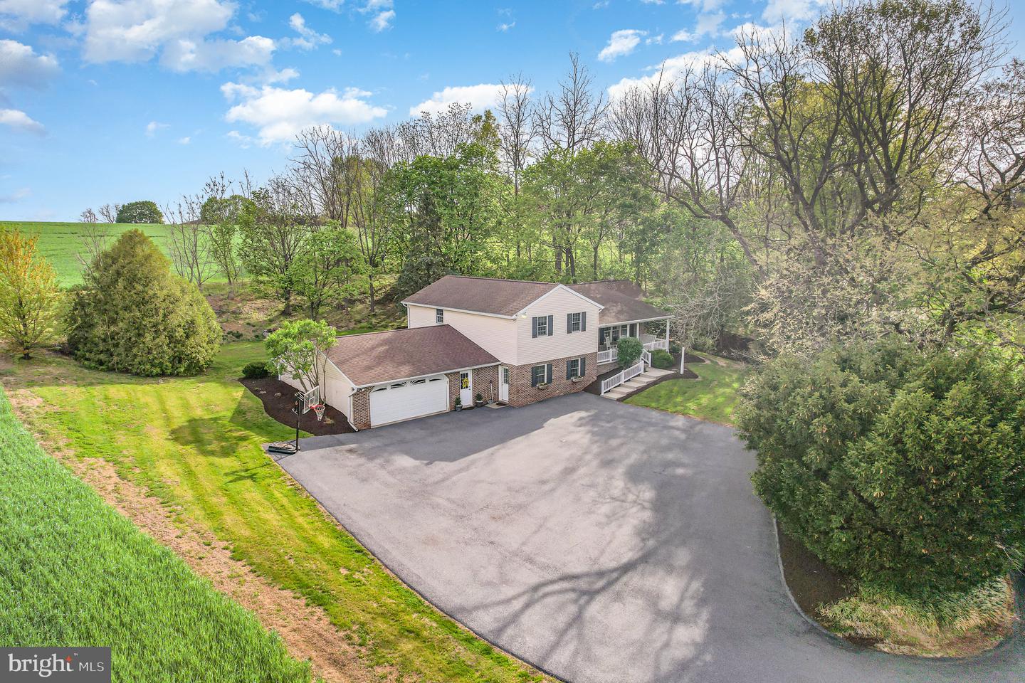 49 W Lexington Road, Lititz