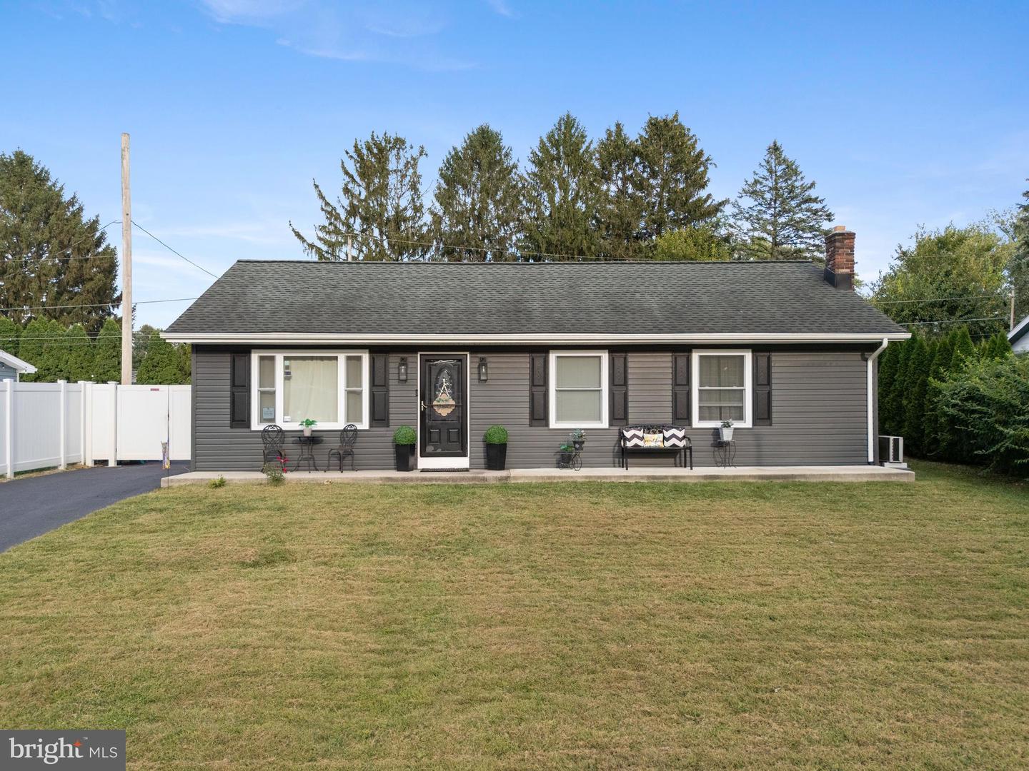 1070 James Avenue, Ephrata