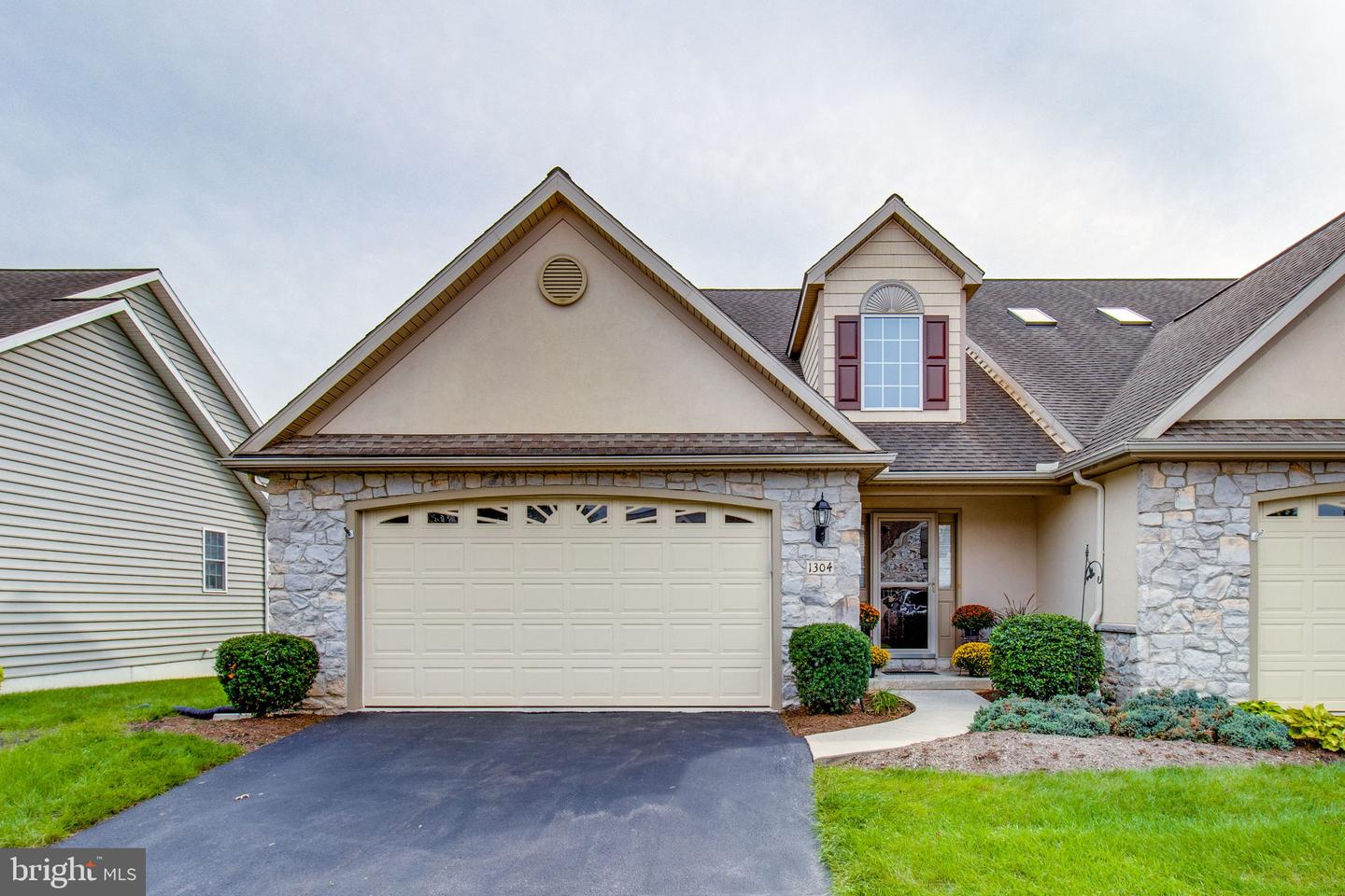 1304 Willow Creek Drive, Mount Joy