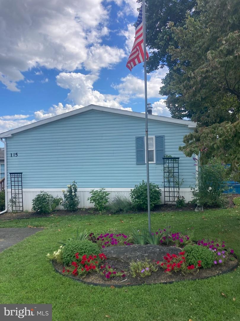 115 Pheasant Ridge Circle, Lancaster