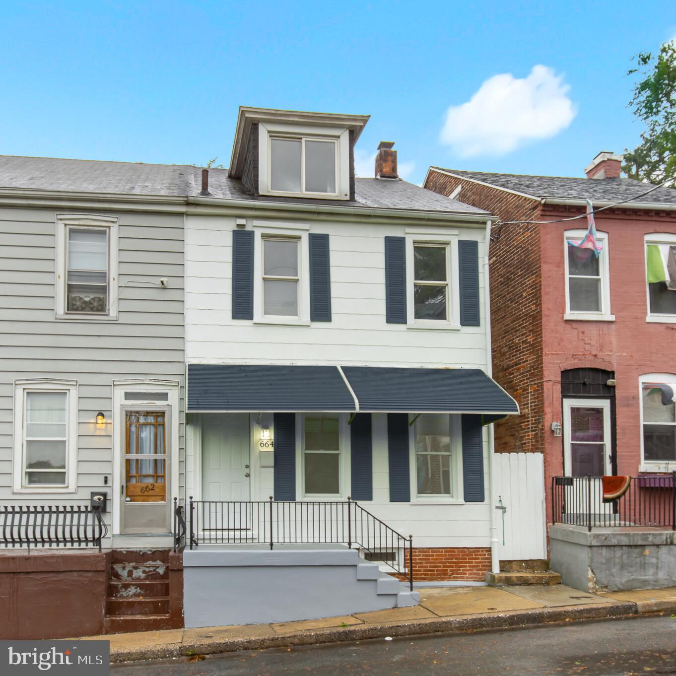 664 Poplar Street, Lancaster